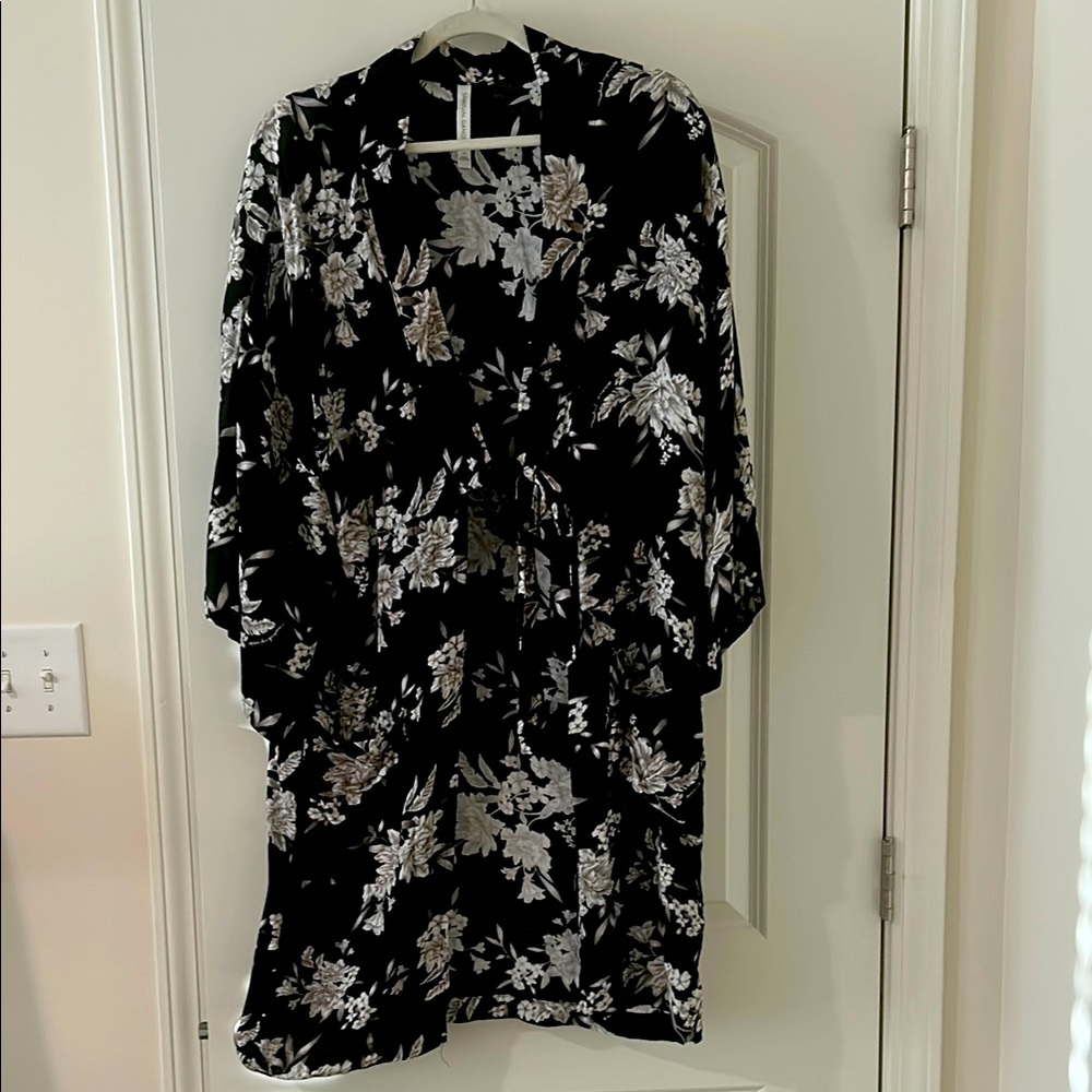 Spiritual Gangster Black and White Floral Kimono